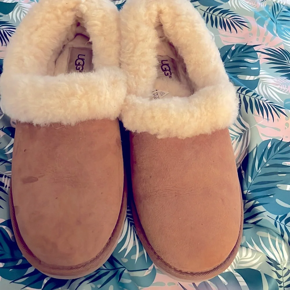 Ugg Shearling Shoes Chestnut 8 EUC msrp $140 - Picture 4 of 6